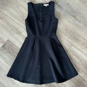 Black V-Neck Gianni Bini Dress Full Skirt
